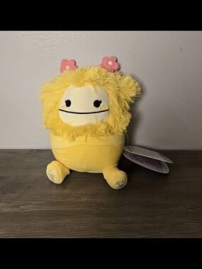 Squishmallows 8" Nomi Yellow Plush Stuffie With Pink Floral Headband